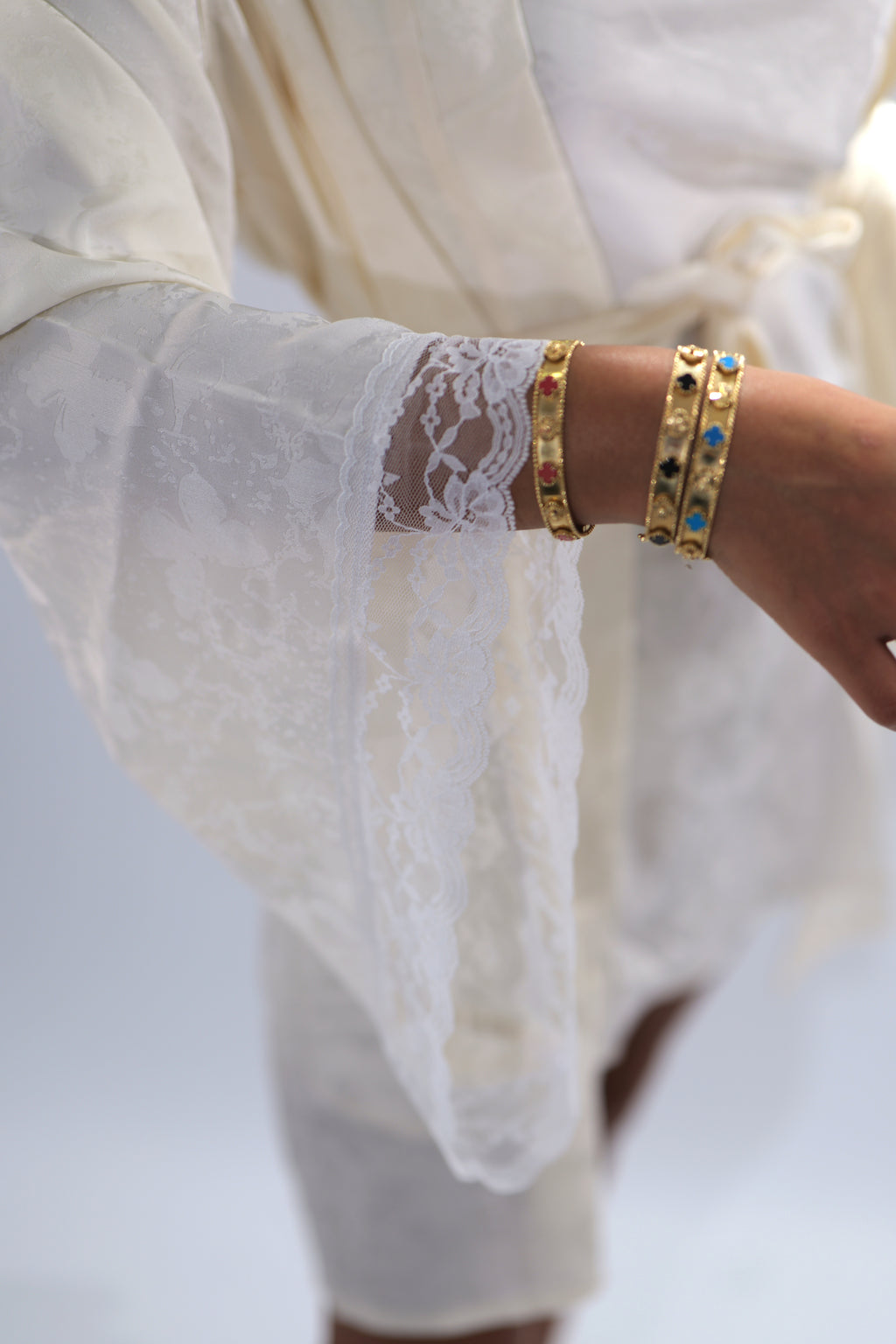 "Soie Papillon: Ensemble Nuit Audacieux & Luxueux"