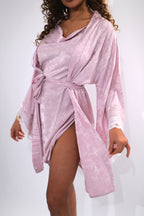 "Soie Papillon: Ensemble Nuit Audacieux & Luxueux"